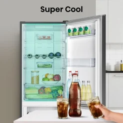 Hisense RB327N4BBE Frost Free Freestanding Fridge Freezer Black