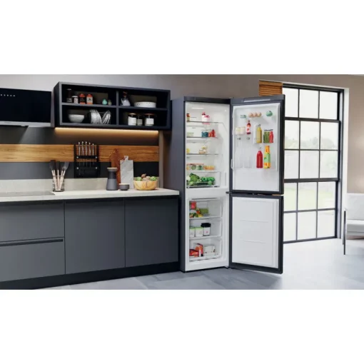 Hotpoint H5X82OSK Freestanding Frost Free Fridge Freezer Black