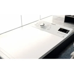 Hotpoint WMTF722UUKN Top Loading 7kg Washing Machine With 1200 Spin White