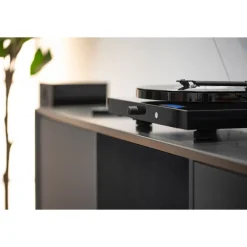 Pro-Ject Juke Box E1 Turntable Set with Speaker Box 5 Speakers Black