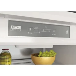 Whirlpool WHC18 T332 P UK built in fridge freezer
