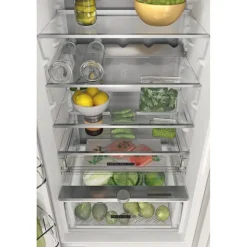 Whirlpool WHC18 T332 P UK built in fridge freezer